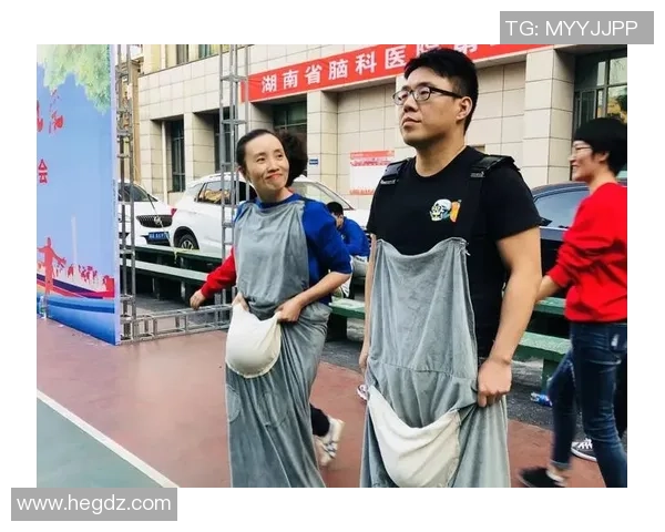 汉口足球俱乐部奋勇争先展现团队精神与拼搏风采的精彩旅程